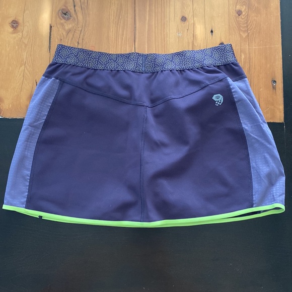 Mountain Hardwear Womens Synergist Skort Skirt Built-In Shorts XS Purple - Picture 2 of 3